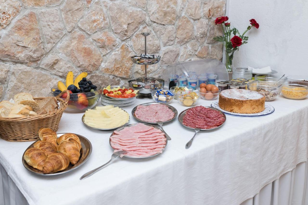 Mb Bed&Breakfast Pag Town Eksteriør bilde